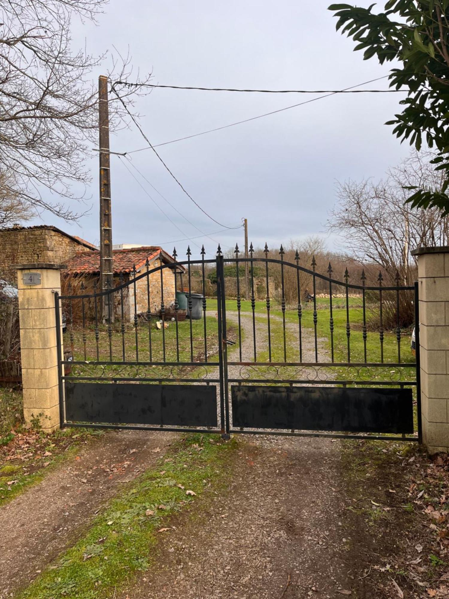 Le Plantier 1 Apartman Beaulieu-sur-Sonnette Kültér fotó