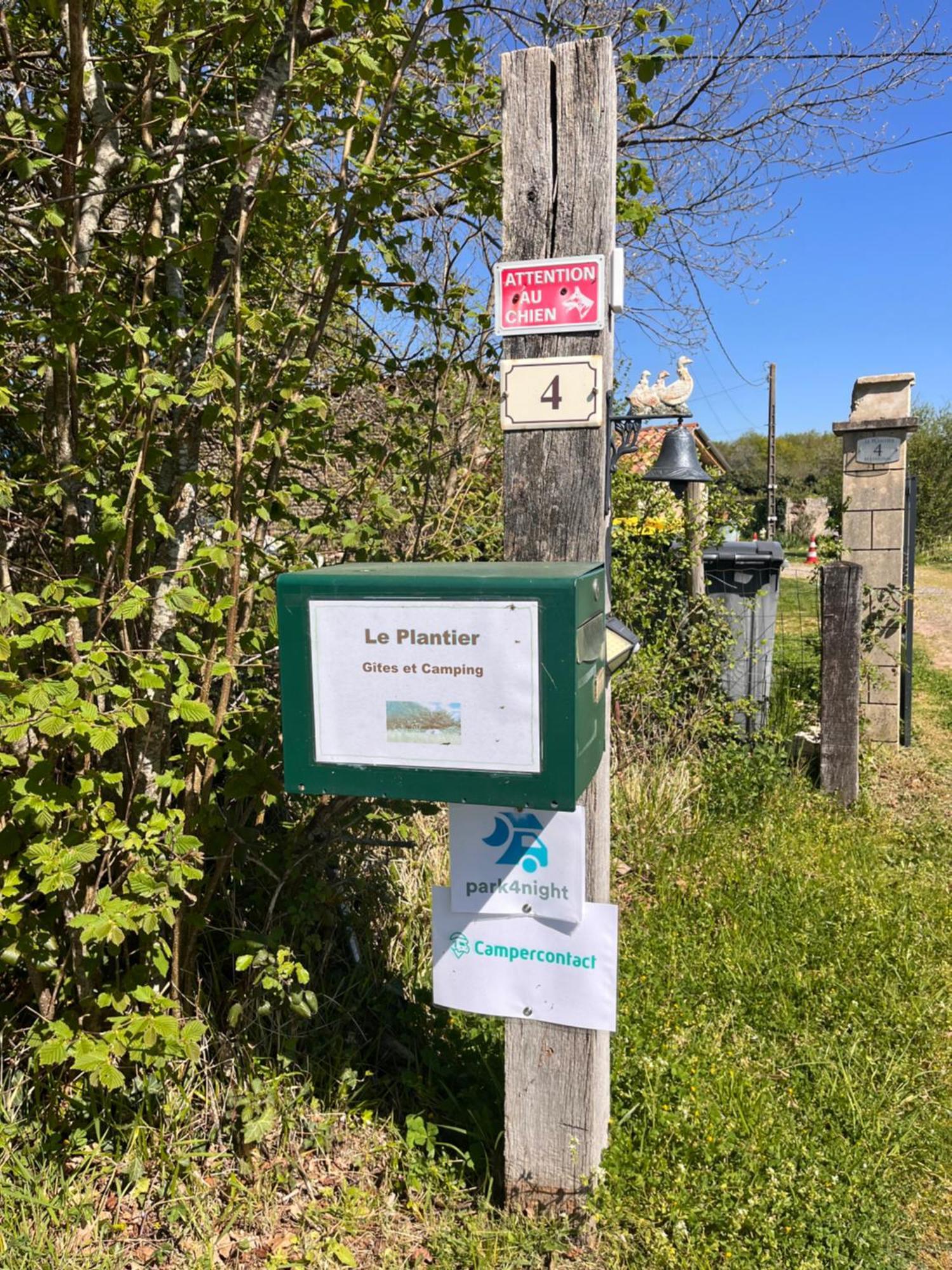 Le Plantier 1 Apartman Beaulieu-sur-Sonnette Kültér fotó